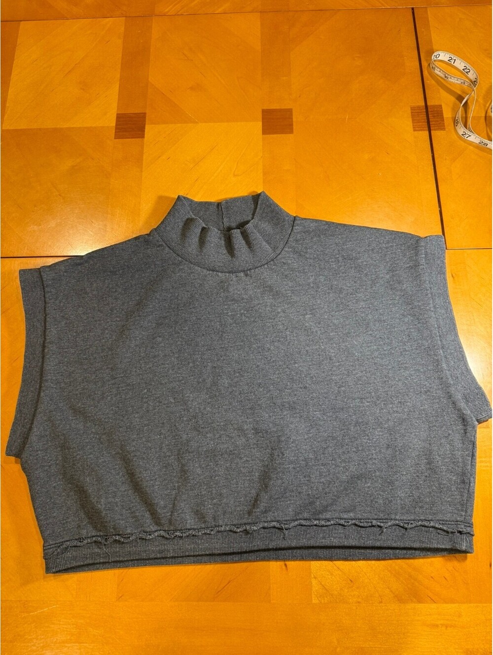Urban Outfitters Charcoal Grey Sleeveless Mock Neck Crop Sweatshirt Womens M
